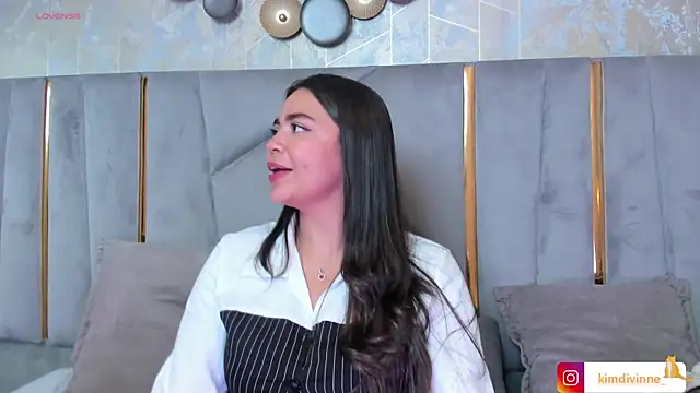 KimDevinne online show from September 13, 2025, 3:06 am