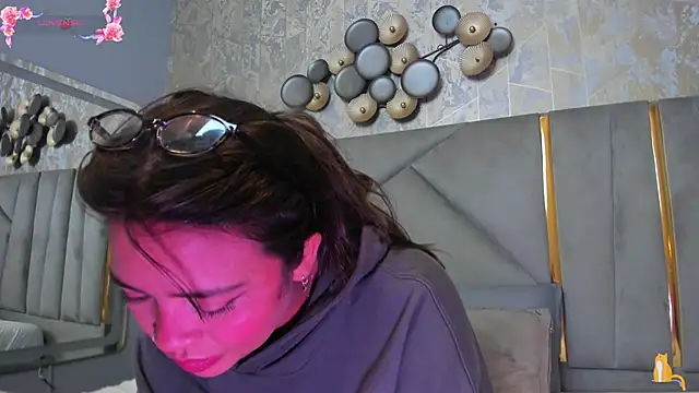 Snapshot of KimDevinne chatting on March 8, 2026, 2:59 am KimDevinne online show from March 8, 2026, 2:59 am