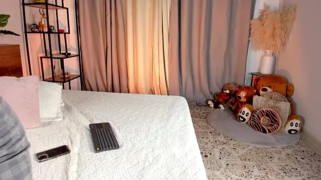 Snapshot of amber_maxwell chatting on April 4, 2026, 8:15 pm amber maxwell online show from April 4, 2026, 8:15 pm