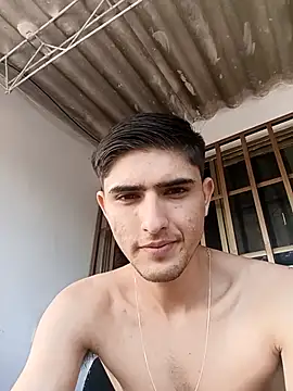 Snapshot of PhilipRich chatting on December 1, 2025, 7:04 pm PhilipRich online show from December 1, 2025, 7:04 pm