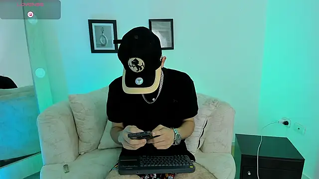 Snapshot of PhilipRich chatting on January 17, 2025, 4:04 pm PhilipRich online show from January 17, 2025, 4:04 pm