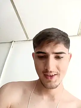 Snapshot of PhilipRich chatting on October 28, 2025, 3:33 pm PhilipRich online show from October 28, 2025, 3:33 pm