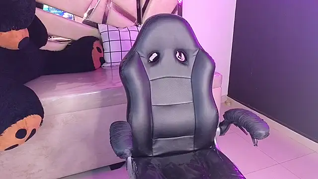 emmalee 01a online show from February 26, 2025, 11:21 am