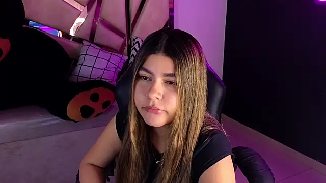 emmalee 01a online show from February 20, 2025, 5:09 pm