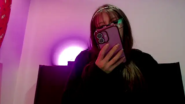 Snapshot of Aurora_blossom__ chatting on December 3, 2025, 8:52 pm Aurora blossom online show from December 3, 2025, 8:52 pm