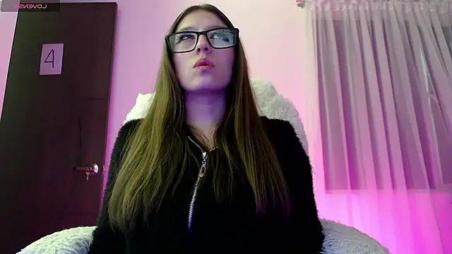 Snapshot of Aurora_blossom__ chatting on September 9, 2025, 12:36 pm Aurora blossom online show from September 9, 2025, 12:36 pm