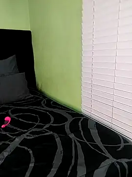 Snapshot of ThickPearlx23 chatting on December 5, 2025, 7:23 pm ThickPearlx23 online show from December 5, 2025, 7:23 pm