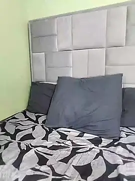 Snapshot of ThickPearlx23 chatting on November 28, 2025, 1:00 pm ThickPearlx23 online show from November 28, 2025, 1:00 pm