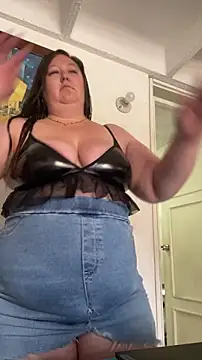 Snapshot of Chloee_ep chatting on October 16, 2025, 4:37 pm Chloee ep online show from October 16, 2025, 4:37 pm