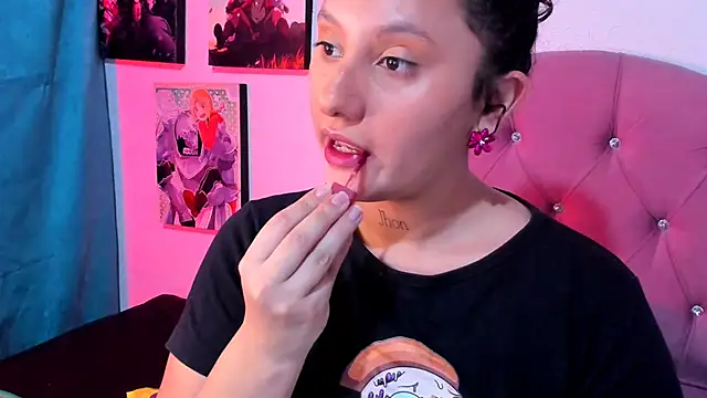 Snapshot of Mila_nixon02 chatting on November 16, 2025, 5:06 pm Mila nixon02 online show from November 16, 2025, 5:06 pm