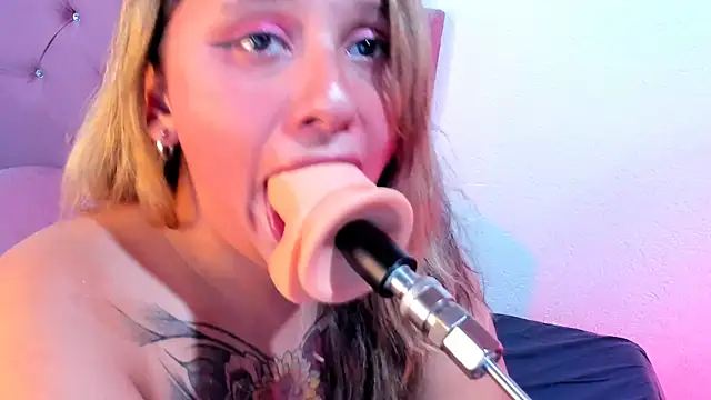 Mila nixon02 online show from February 6, 2025, 6:35 pm