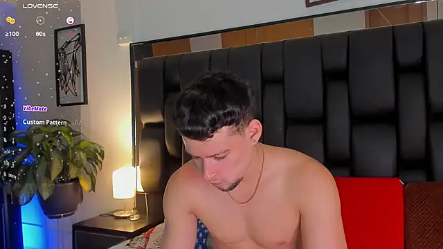 Snapshot of JadeSmiith_ chatting on October 17, 2025, 10:11 pm JadeSmiith online show from October 17, 2025, 10:11 pm