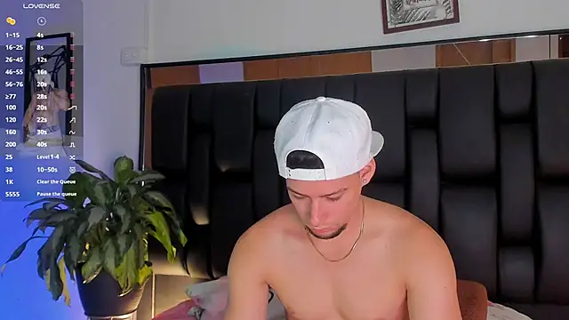 Snapshot of JadeSmiith_ chatting on November 13, 2025, 10:24 pm JadeSmiith online show from November 13, 2025, 10:24 pm