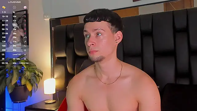 Snapshot of JadeSmiith_ chatting on October 22, 2025, 10:52 pm JadeSmiith online show from October 22, 2025, 10:52 pm