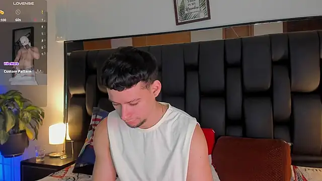 Snapshot of JadeSmiith_ chatting on October 18, 2025, 10:23 pm JadeSmiith online show from October 18, 2025, 10:23 pm