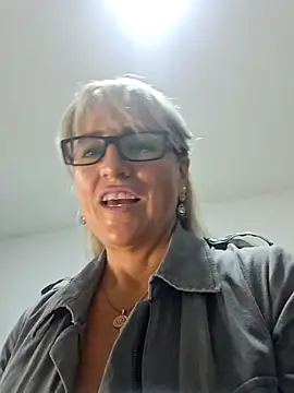 Snapshot of almaluna7 chatting on February 11, 2026, 11:26 pm almaluna7 online show from February 11, 2026, 11:26 pm