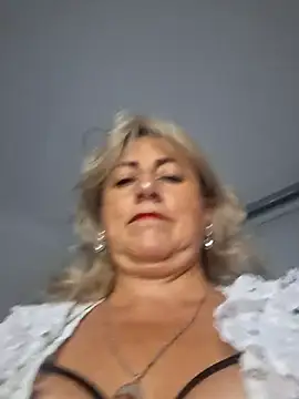 Snapshot of almaluna7 chatting on February 22, 2026, 12:02 am almaluna7 online show from February 22, 2026, 12:02 am