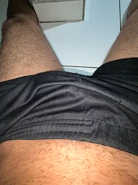 Snapshot of VouchingLagging chatting on July 10, 2026, 9:59 pm VouchingLagging online show from July 10, 2026, 9:59 pm