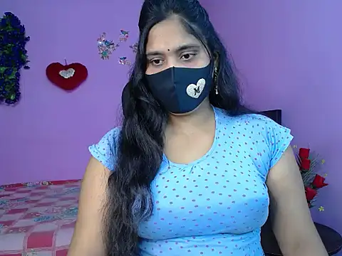Hot Maleka online show from April 28, 2026, 4:44 pm