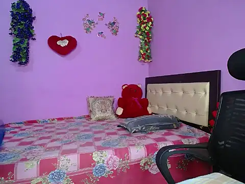 Hot Maleka online show from April 20, 2026, 4:41 pm