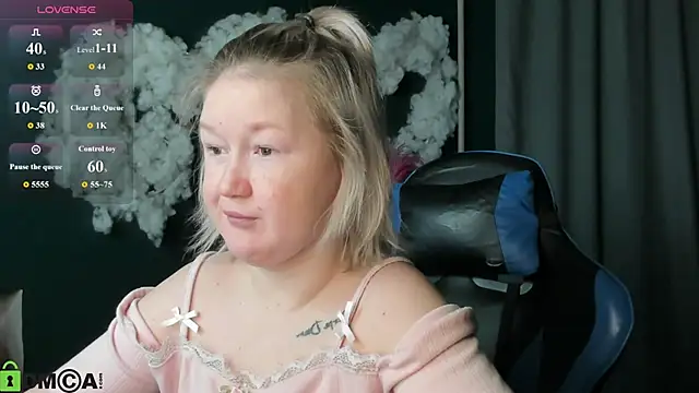Snapshot of Sara_Robinson chatting on June 18, 2026, 3:05 am Sara Robinson online show from June 18, 2026, 3:05 am
