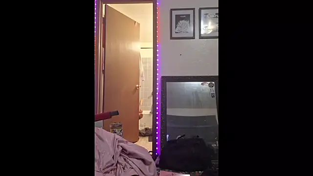 Snapshot of SlammyDjr chatting on March 6, 2026, 11:55 pm SlammyDjr online show from March 6, 2026, 11:55 pm