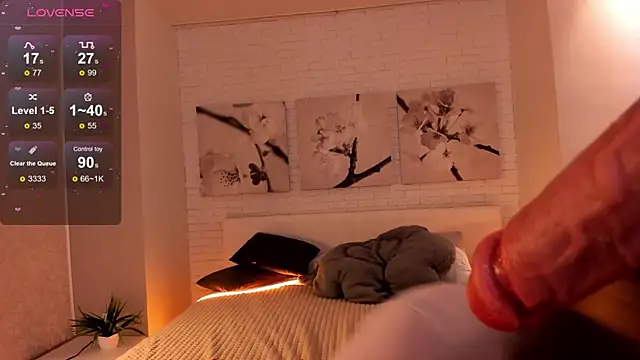 Snapshot of Tiffanyhunt chatting on November 11, 2025, 1:28 pm Tiffanyhunt online show from November 11, 2025, 1:28 pm