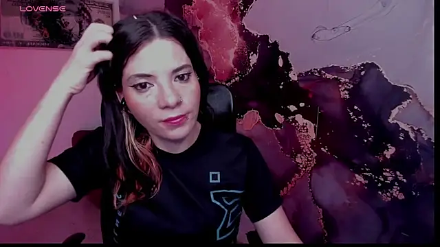 Snapshot of DanaaRey chatting on December 3, 2025, 11:20 am DanaaRey online show from December 3, 2025, 11:20 am