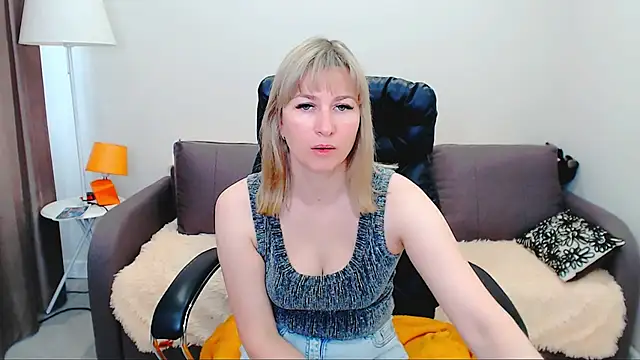 Snapshot of Incredible_Ariela chatting on June 15, 2026, 9:31 am Incredible Ariela online show from June 15, 2026, 9:31 am