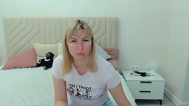 Snapshot of Incredible_Ariela chatting on July 1, 2026, 8:36 am Incredible Ariela online show from July 1, 2026, 8:36 am