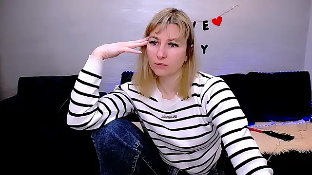 Snapshot of Incredible_Ariela chatting on March 13, 2026, 12:21 pm Incredible Ariela online show from March 13, 2026, 12:21 pm