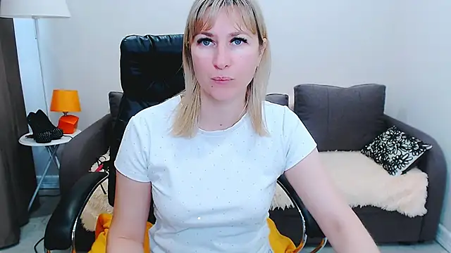 Snapshot of Incredible_Ariela chatting on July 18, 2026, 11:08 am Incredible Ariela online show from July 18, 2026, 11:08 am