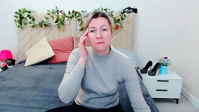 Snapshot of Incredible_Ariela chatting on February 22, 2026, 10:39 am Incredible Ariela online show from February 22, 2026, 10:39 am