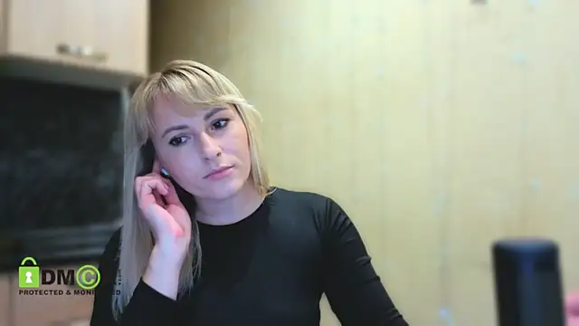 Snapshot of Smoorodinkaa chatting on May 12, 2026, 7:42 pm Smoorodinkaa online show from May 12, 2026, 7:42 pm