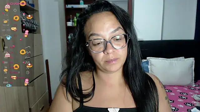 Snapshot of miia-big1boobs_ chatting on February 22, 2025, 1:33 am miia-big1boobs online show from February 22, 2025, 1:33 am