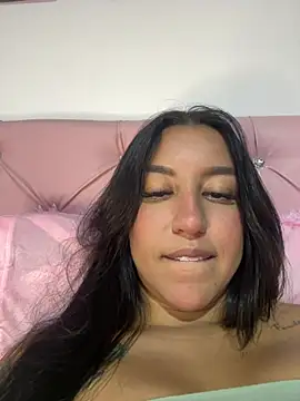 Snapshot of Tamara_Roberts1 chatting on February 2, 2025, 3:54 am Tamara Roberts1 online show from February 2, 2025, 3:54 am