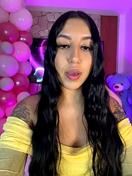 Snapshot of Tamara_Roberts1 chatting on September 25, 2025, 4:07 am Tamara Roberts1 online show from September 25, 2025, 4:07 am