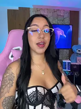 Snapshot of Tamara_Roberts1 chatting on March 9, 2025, 5:33 am Tamara Roberts1 online show from March 9, 2025, 5:33 am