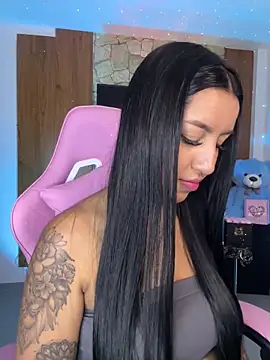 Snapshot of Tamara_Roberts1 chatting on March 4, 2025, 2:06 am Tamara Roberts1 online show from March 4, 2025, 2:06 am