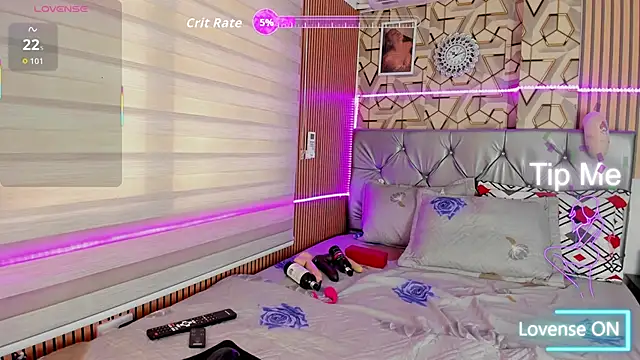 Snapshot of charlotteone chatting on October 22, 2025, 12:15 pm charlotteone online show from October 22, 2025, 12:15 pm