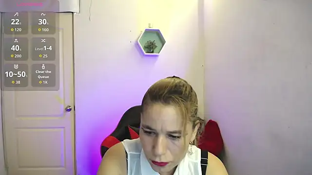 Snapshot of AuroraRojas chatting on November 12, 2025, 11:30 pm AuroraRojas online show from November 12, 2025, 11:30 pm