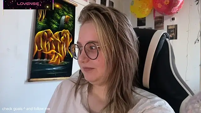 Snapshot of JacyWinslat chatting on October 18, 2025, 1:24 pm JacyWinslat online show from October 18, 2025, 1:24 pm