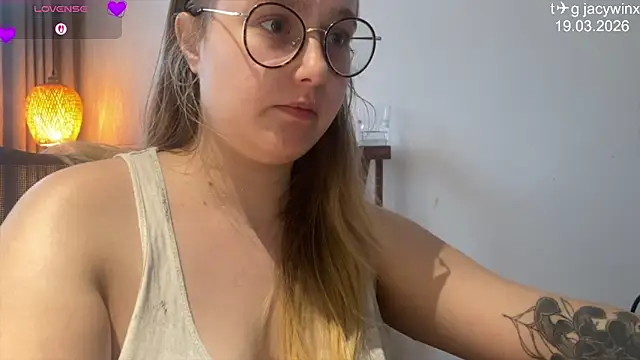 JacyWinslat online show from March 19, 2026, 10:59 am