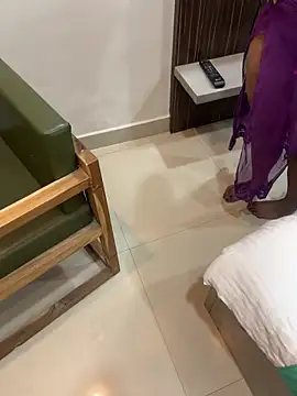 sexy-bu online show from December 14, 2025, 1:17 pm