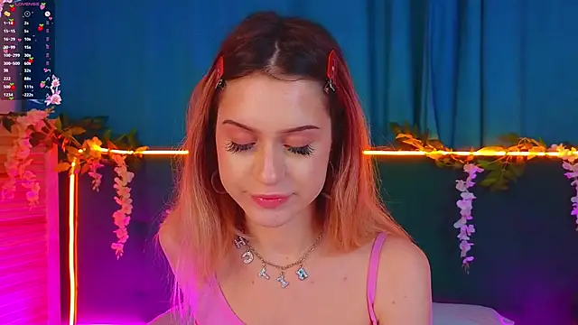 Snapshot of AlinaWalters chatting on November 16, 2025, 8:46 pm AlinaWalters online show from November 16, 2025, 8:46 pm