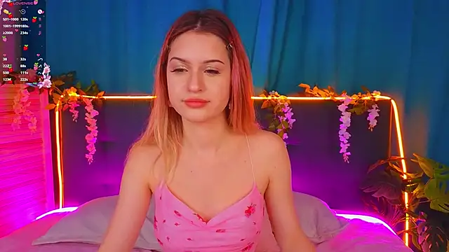 Snapshot of AlinaWalters chatting on November 14, 2025, 8:12 pm AlinaWalters online show from November 14, 2025, 8:12 pm