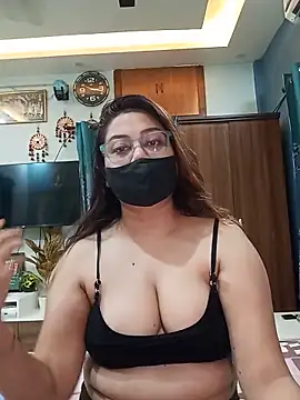 Snapshot of Cute-mona chatting on June 7, 2026, 9:47 am Cute-mona online show from June 7, 2026, 9:47 am