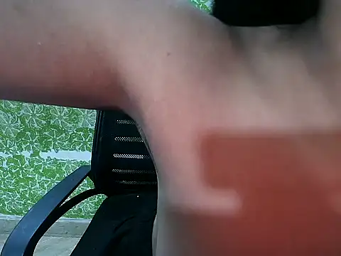 cutie-pie8 online show from December 1, 2025, 7:37 pm