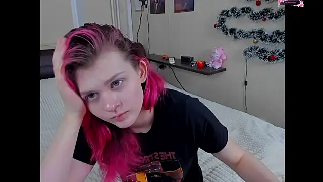 Snapshot of JulieTaylors chatting on May 13, 2026, 9:22 pm JulieTaylors online show from May 13, 2026, 9:22 pm