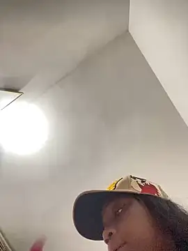 EscorpiLeoncita online show from February 22, 2025, 4:07 am